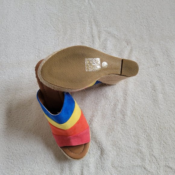 NWOT - G.C. Shoes suede wedges - Picture 4 of 4